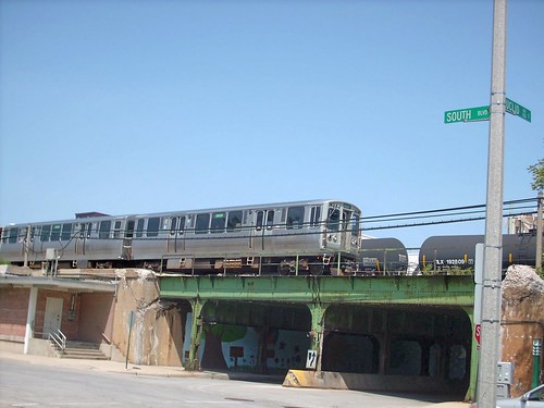 Eastbound CTA green line rapid transit train alongside South Boulevard.  Oak Park Illinois.  August 2007. by Eddie from Chicago