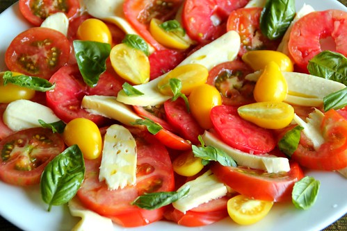 Tomato, Basil & Mozzarella Salad 3