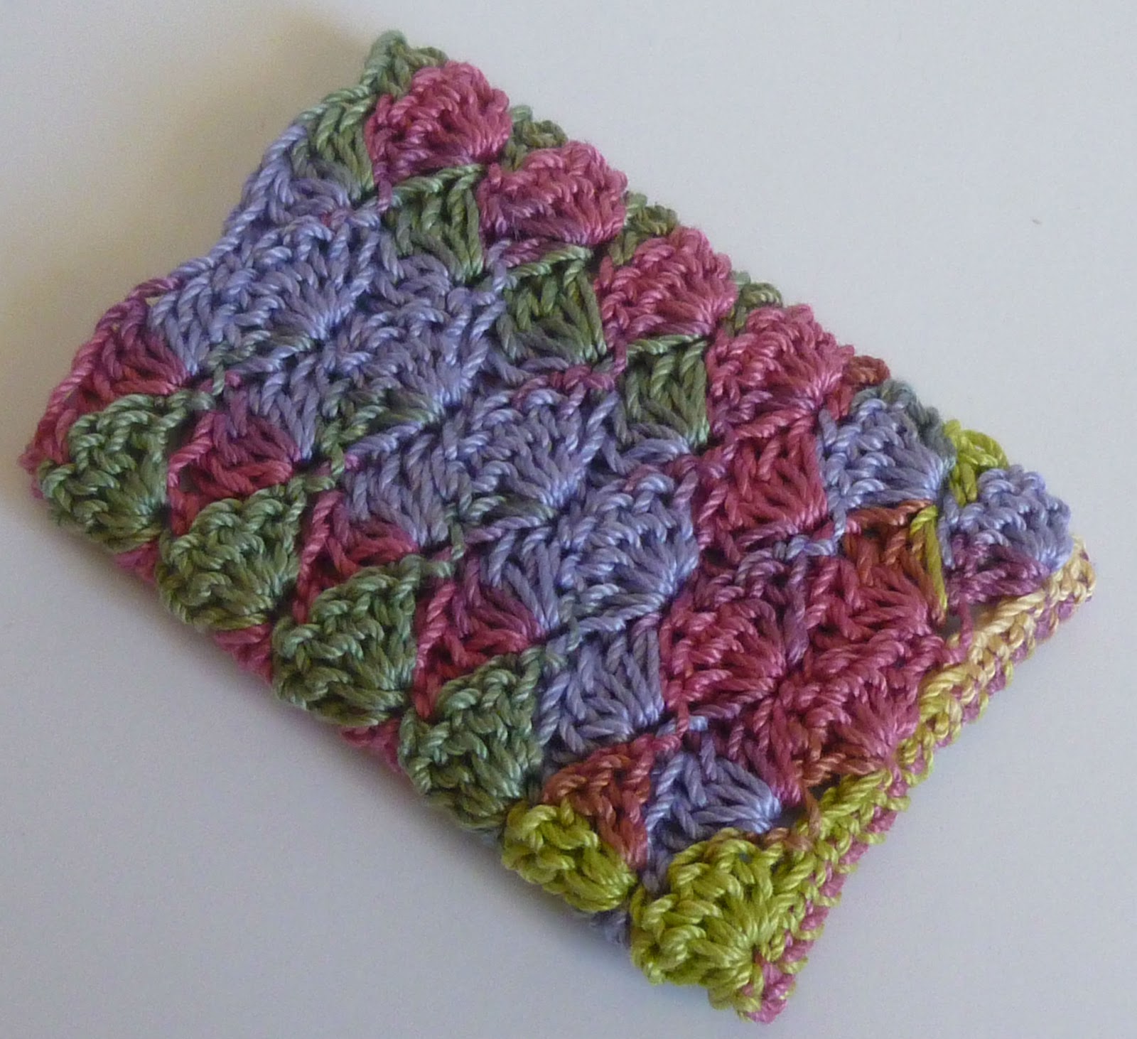 Shell Stitch Business Card Holder by Crochet Dynamite