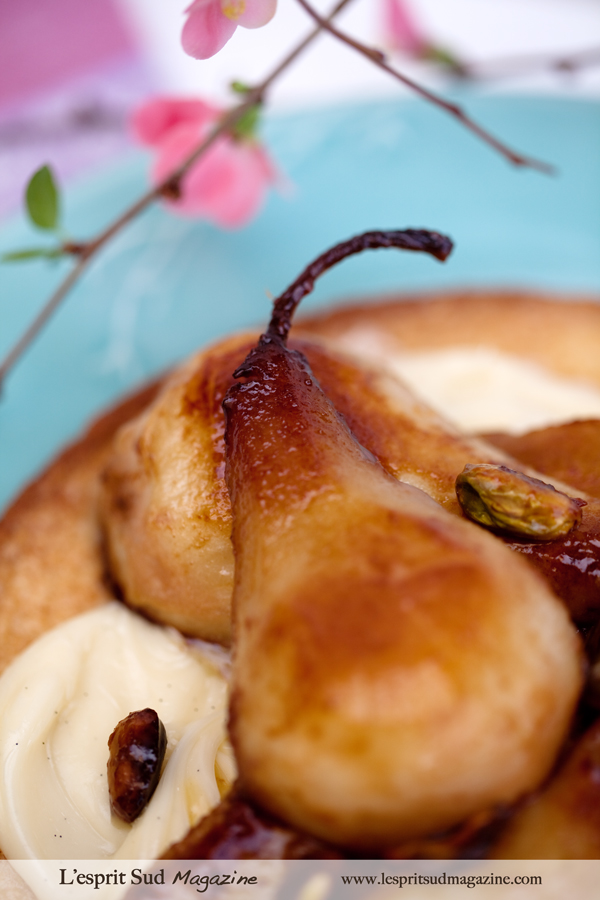 Caramelized pears tart with a mascarpone cream