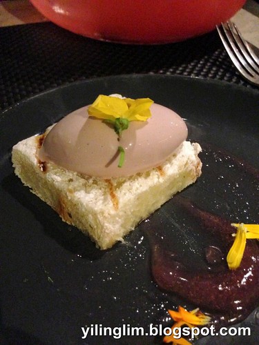Small plate - Foie gras parfait, brioche, cranberry