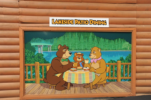 Lakeside Patio Dining 3 bears, custom painted sign, Detroit Lake, turnoff to Breightenbush, Marion County, Oregon, USA by Wonderlane