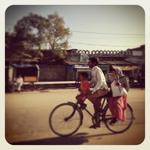 Lucknow family on bicycle