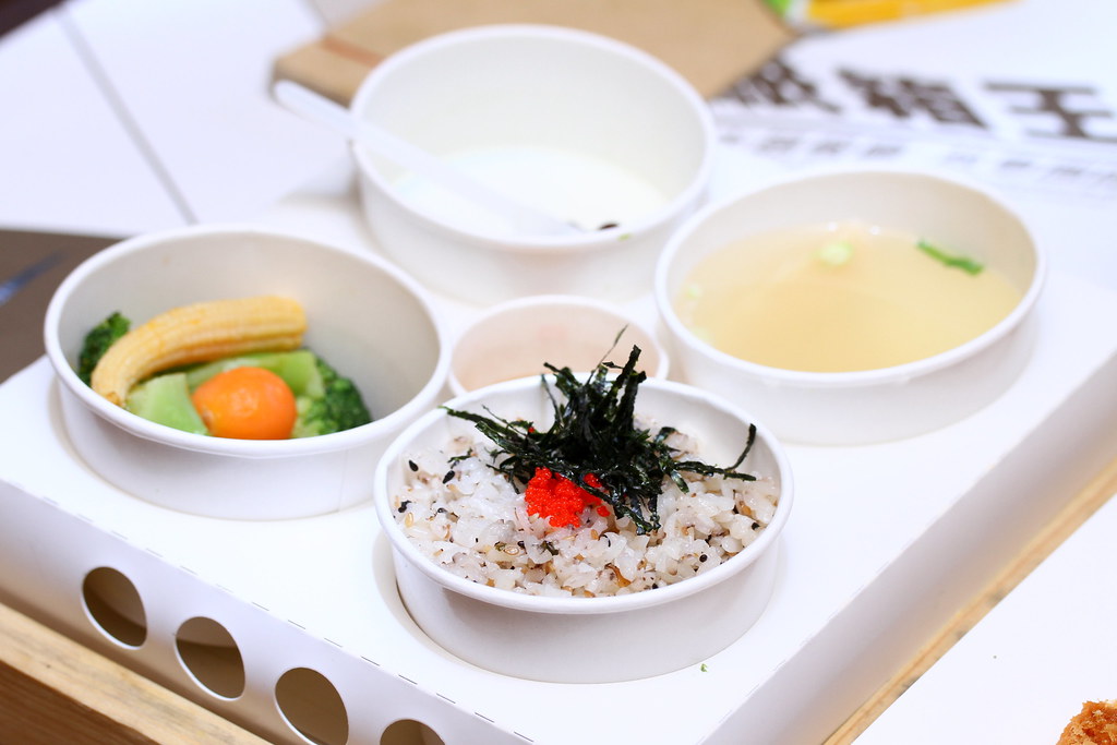 Carton King Creativity Park's olive rice, soup, vegetables and dessert set