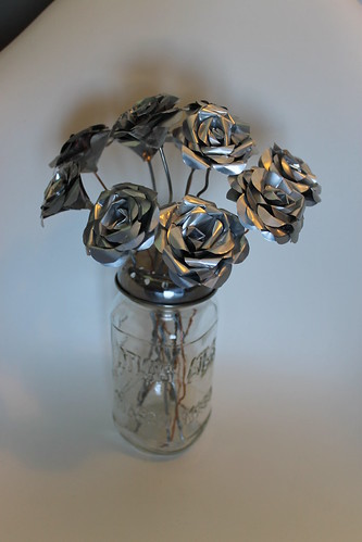 Pop can roses