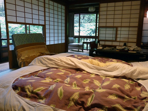 hiragiya ryokan; washing your futon