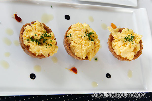 Creamy egg omelette in crispy yam nest 