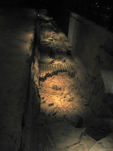 IMG_5920_m - Earthware ''sacrifices'' in Emperor Jing's Tomb, Han Dynasty, Xianyang, China, 2007