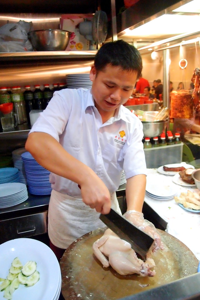 Golden Mile Thien Kee Steamboat: Chef slicing chicken