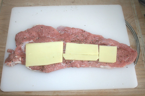 19 - Käse einlegen / Add cheese