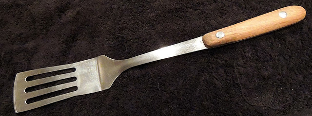 Slim spatula