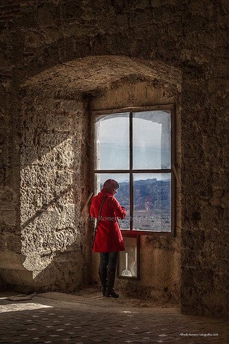 La chica de la ventana by Alfredo Romero Fotografias 