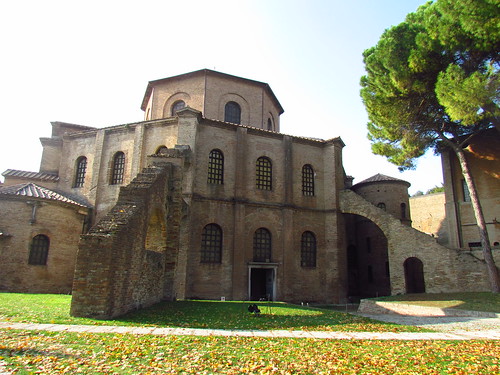 Basilique Saint Vital