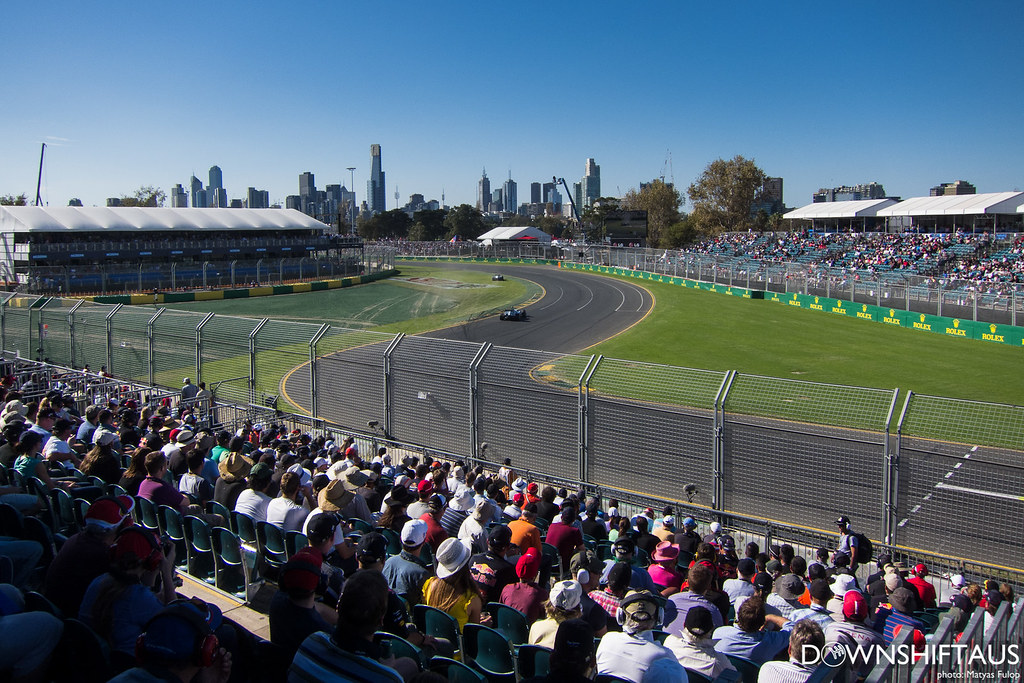 Downshift at the Melbourne F1, 2013