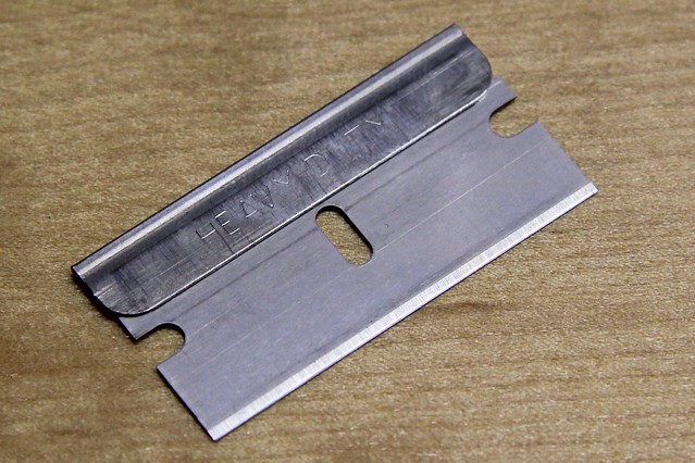 Single-edged razor blade
