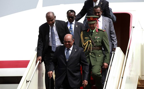 Republic of Sudan President Omar Hassan al-Bashir leaving plane upon arrival in Juba, Republic of South Sudan. The two states are working to normalize relations. by Pan-African News Wire File Photos