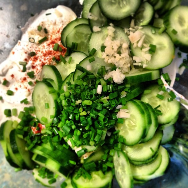 Summery #salad: cottage cheese, sour cream, garlic, cucumber, salt, pepper, chives and a pinch of red paprika. Refreshing and yummy!