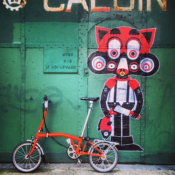 #mikko_umi @mikko_umi #art #door #green #brompton #cat #fish #red #knife #bicycle #dunkerque