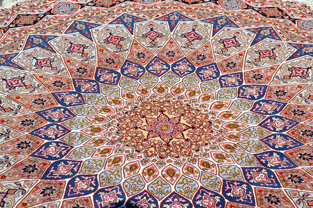 Gonbad Silk Persian Rug