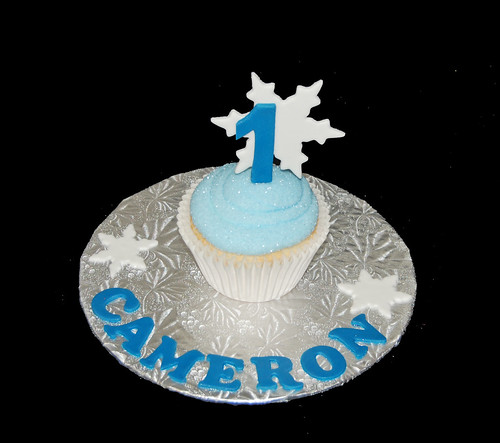 1st birthday winter wonderland personalized jumbo smash cupcake