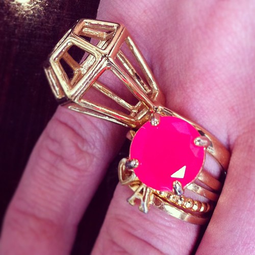 How amazing are @kateallen0910's rings!!! Can't even handle it! #stlfw @alivemagstl