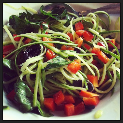 Cucumber spaghetti, red pepper, black olives, parsley and Pine nuts #salad #raw #vegan #vegetarian by Salad Pride
