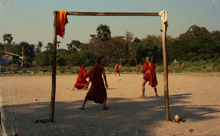 8 эпизодов о Мьянме: Шарабоба, мьянмская маршрутка, номер Робби Уильямса и мой постриг. mian007