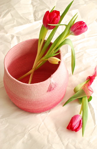 Tulip Red basket