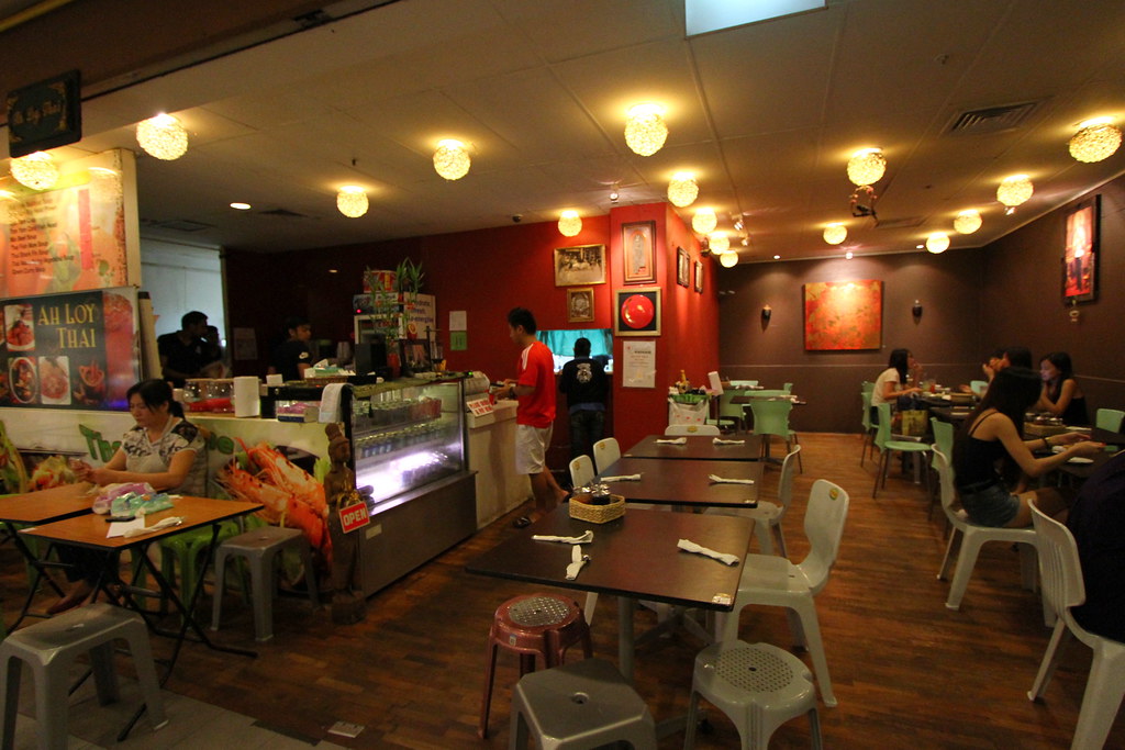 Ah Loy Thai Restaurant: Interior
