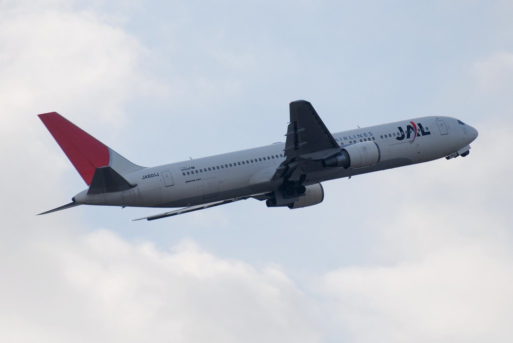 JAL 767-300 JA601J