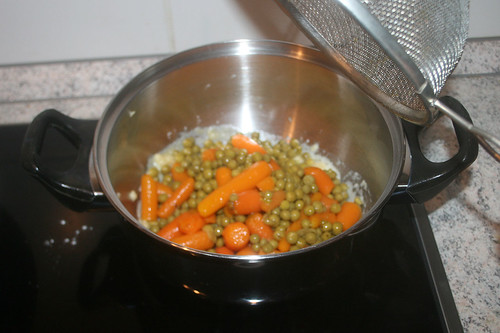29 - Gemüse hinzugeben / Add vegetables