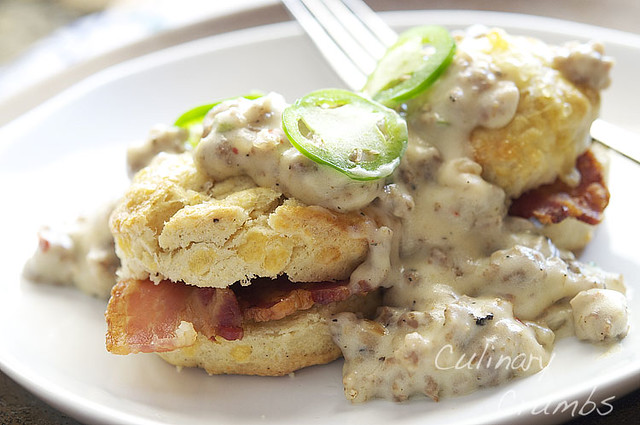 biscuits and spicy sausage gravy