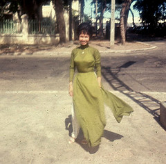 Da Nang 1963 - Vietnamse lady in traditional ao dai dress