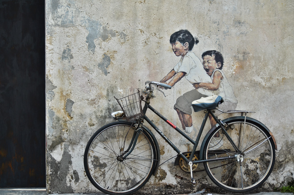 “Little Children on a Bicycle” Mural at Armenian Street 小孩骑自行车壁画