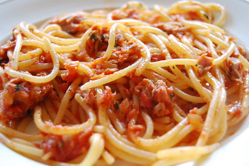 spaghetti met tonijn en tomaat
