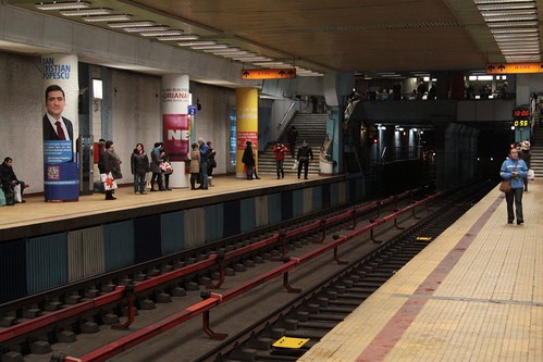 Flanking platforms at Obor station on the Bucharest Metro