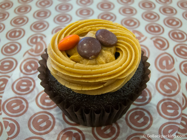 Reese's peanut butter and chocolate cupcake