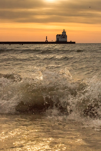 lighthouse, Kewaunee, Wisconsin, Lake Michigan, Waves, Water