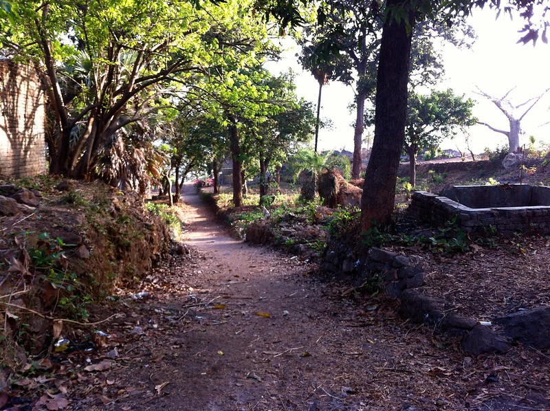 Ghodbunder Fort - Path to the sea face