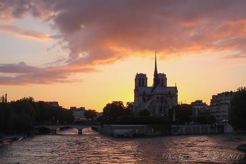 Notre Dame sunset by andiwolfe