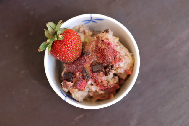 Baked Steel Cut Oats with Strawberries, Bananas, Almonds, and Chocolate - vegan & gluten free