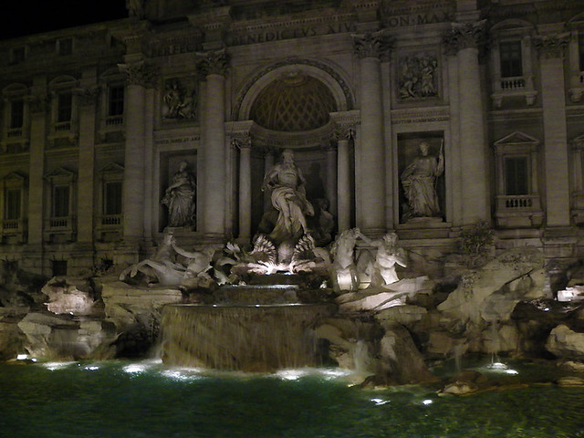 Fontana Di Trevi de noche