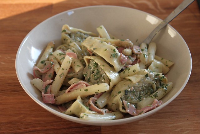 Spargel-Maultaschen-Salat mit Kräuterdressing – Die Kochsüchtige