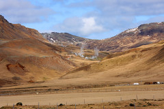 Reykjadalur Natural Hot Springs Río agua caliente (valle humeante) en Islandia