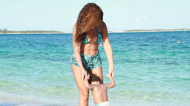 beyonce_and_child_t670