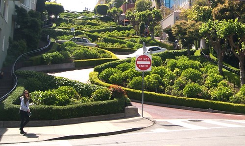 The famous crooked street - Lombard