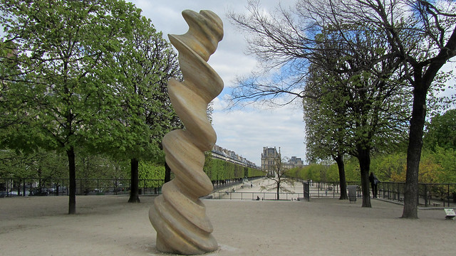 Column sculpture