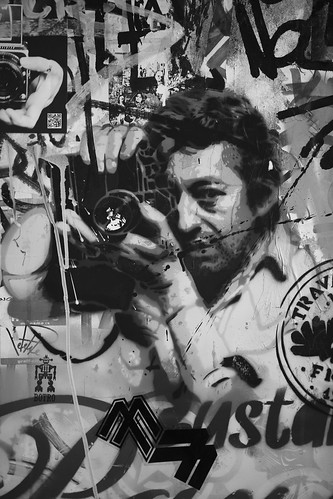 Serge Gainsbourg taking a picture