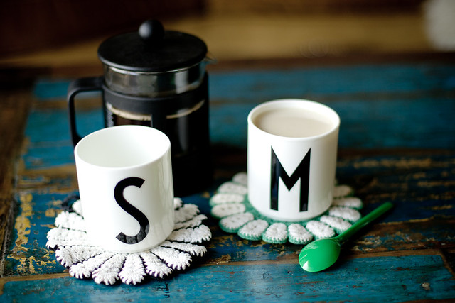 mug designe letters Arne Jacobsen