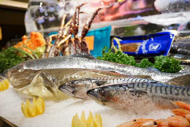 Norwegian seafood gala dinner 2013 - salmon, King crab, chef frank naesheim-039